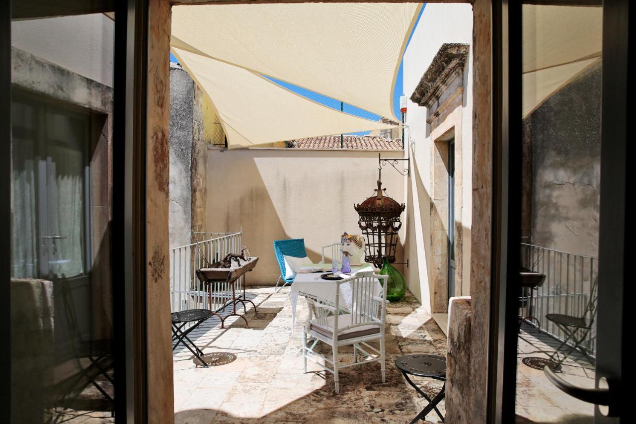 パラッツォーロ・アクレイデ Dimora Di Catullo - Ospitalita Di Charmeヴィラ エクステリア 写真